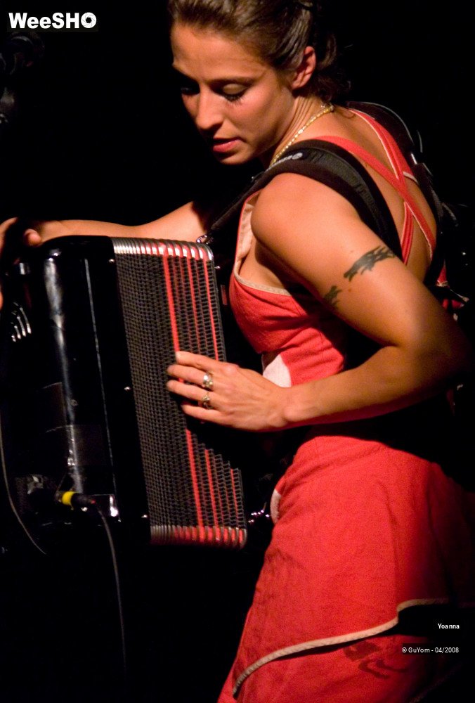 2/33 photos du spectacle Yoanna 2