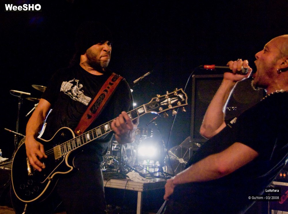 19/36 photos du spectacle Lofofora