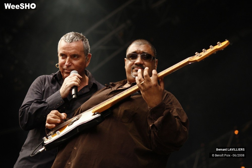 2/37 photos du spectacle Bernard LAVILLIERS