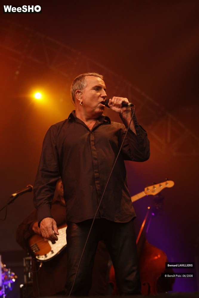 17/37 photos du spectacle Bernard LAVILLIERS