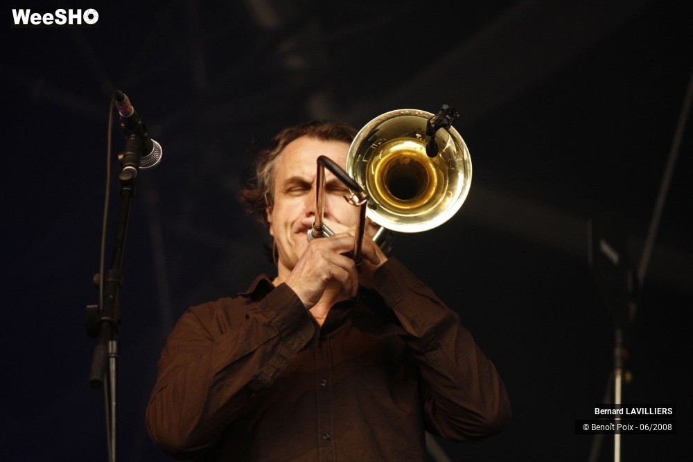 25/37 photos du spectacle Bernard LAVILLIERS
