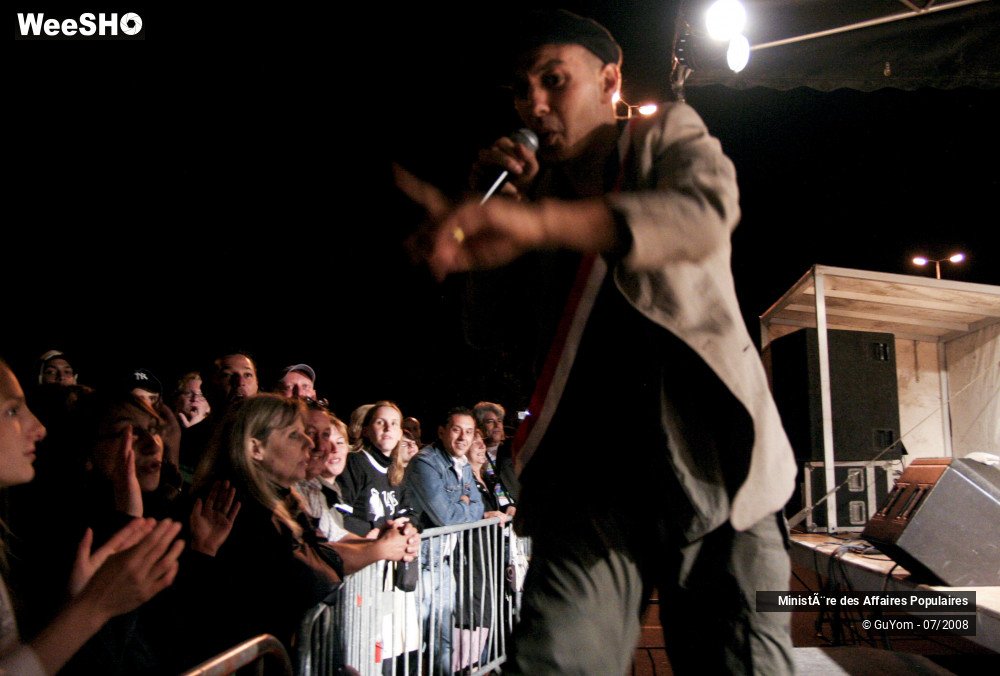 6/47 photos du spectacle Ministère des Affaires Populaires