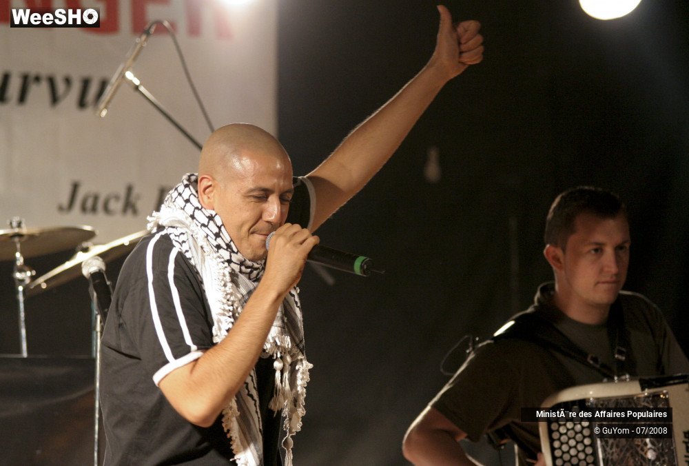 15/47 photos du spectacle Ministère des Affaires Populaires