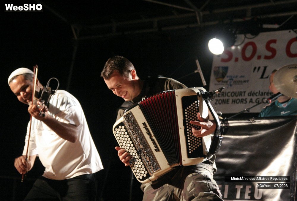 42/47 photos du spectacle Ministère des Affaires Populaires