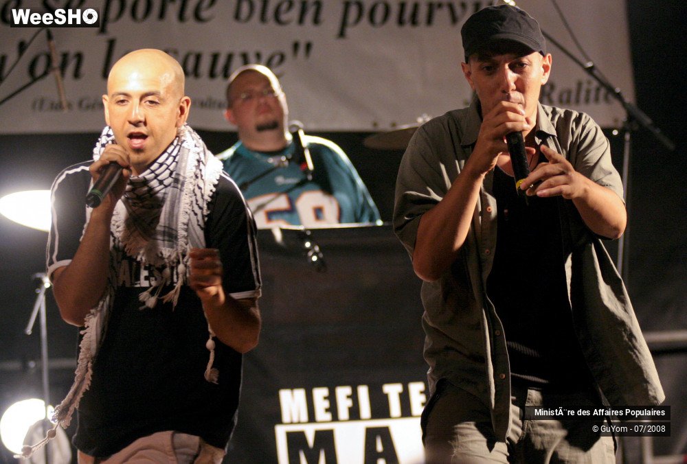 46/47 photos du spectacle Ministère des Affaires Populaires