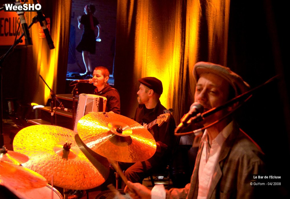 25/35 photos du spectacle le Bar de l'Ecluse