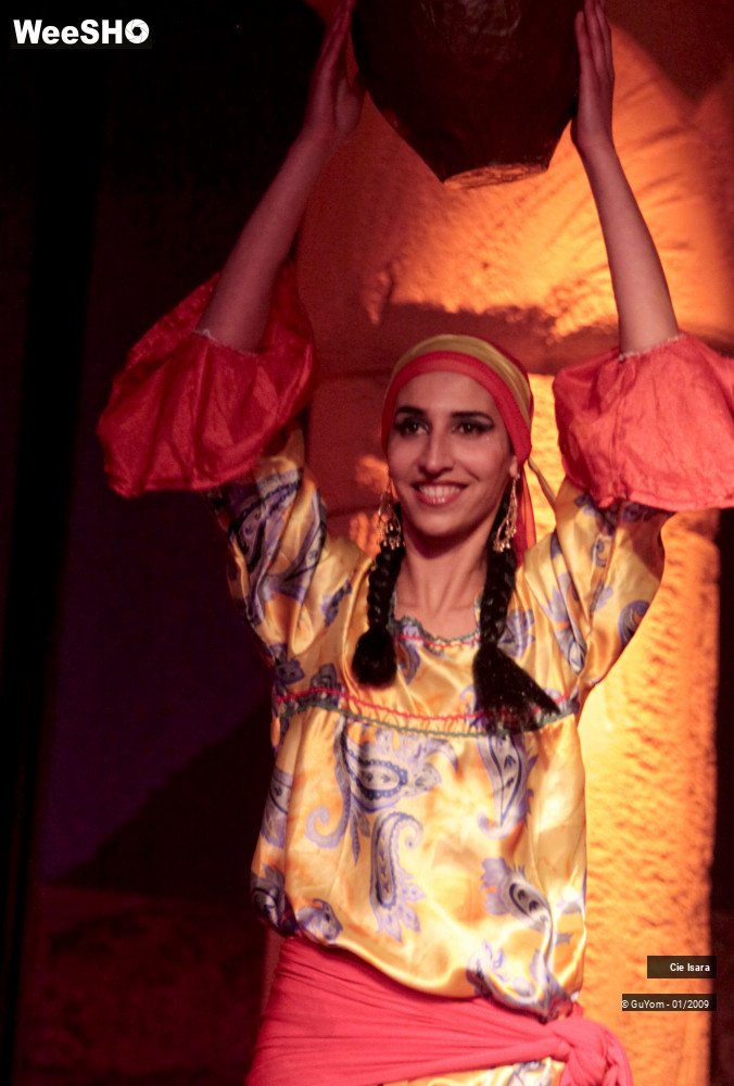 8/51 photos du spectacle Compagnie Isara