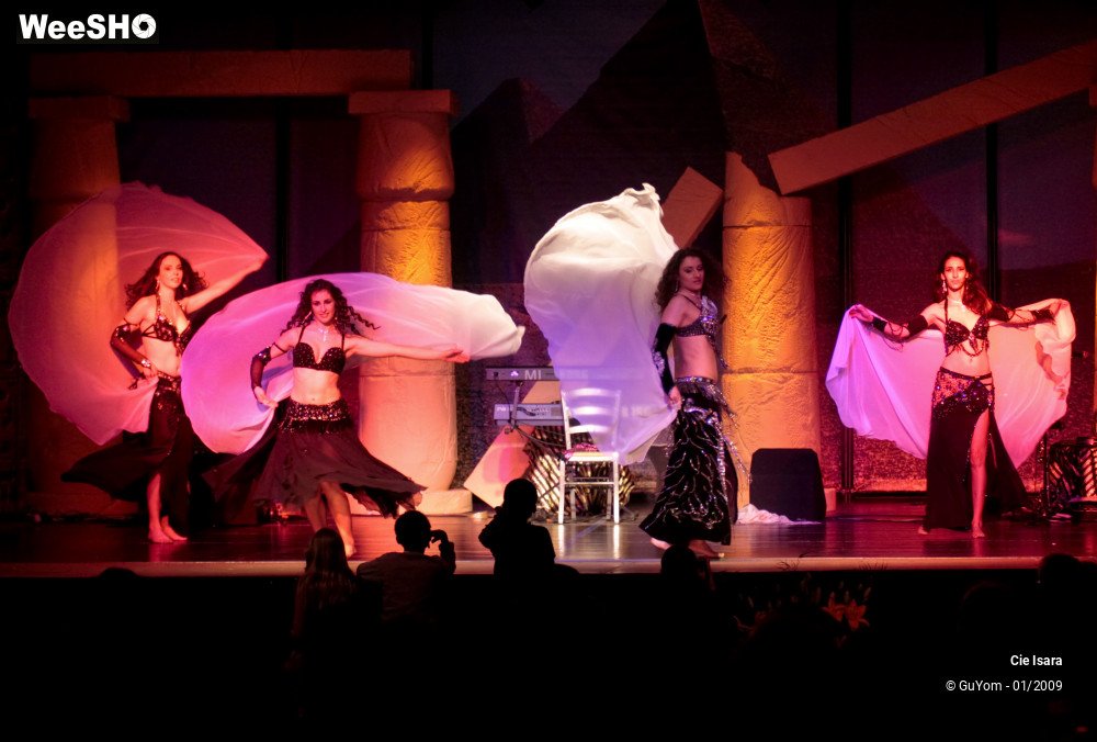 22/51 photos du spectacle Compagnie Isara