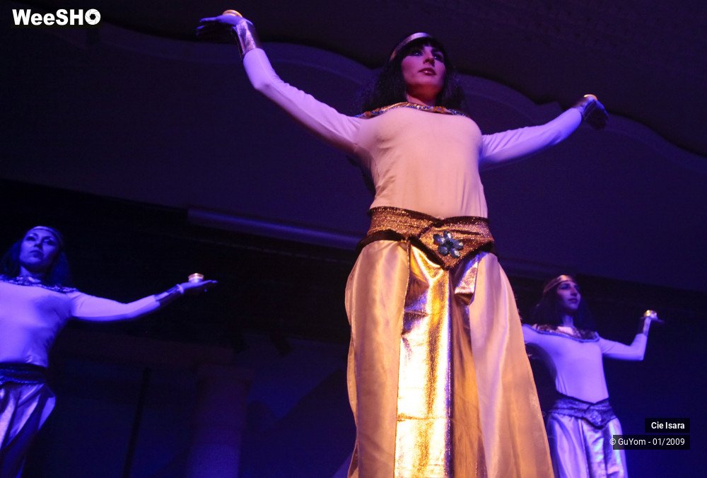 24/51 photos du spectacle Compagnie Isara