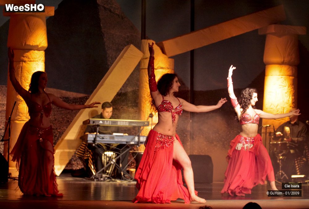 29/51 photos du spectacle Compagnie Isara