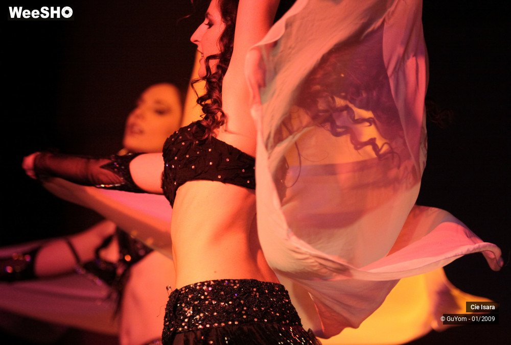 30/51 photos du spectacle Compagnie Isara