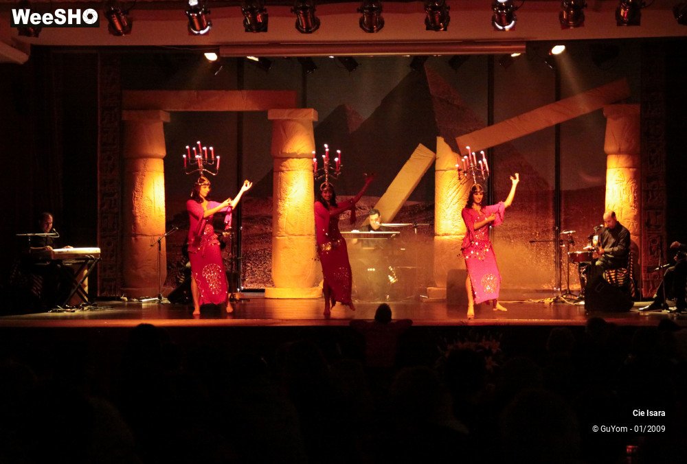 31/51 photos du spectacle Compagnie Isara