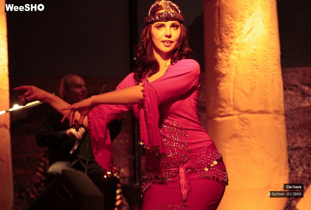 32/51 photos du spectacle Compagnie Isara