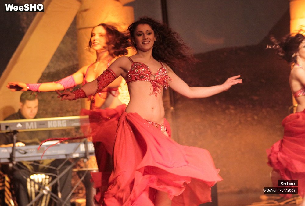 33/51 photos du spectacle Compagnie Isara