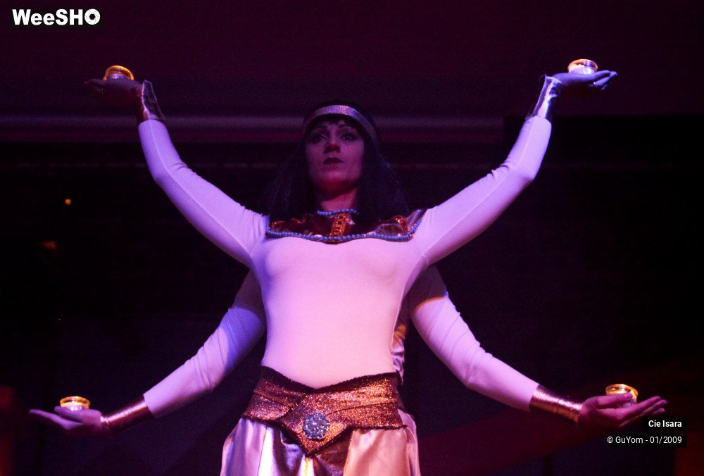 42/51 photos du spectacle Compagnie Isara