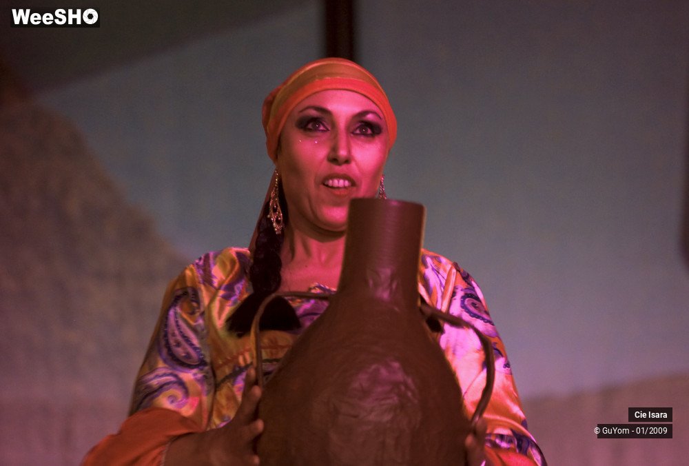 44/51 photos du spectacle Compagnie Isara