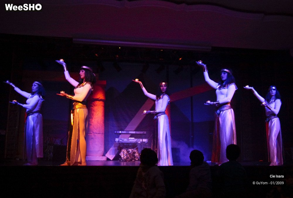 48/51 photos du spectacle Compagnie Isara