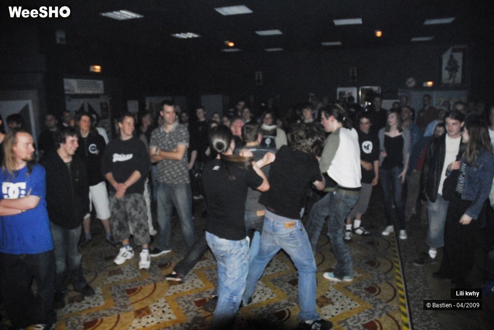 38/39 photos du spectacle Lili Kwhy