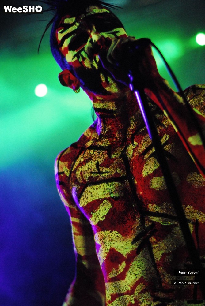 1/38 photos du spectacle Punish Yourself