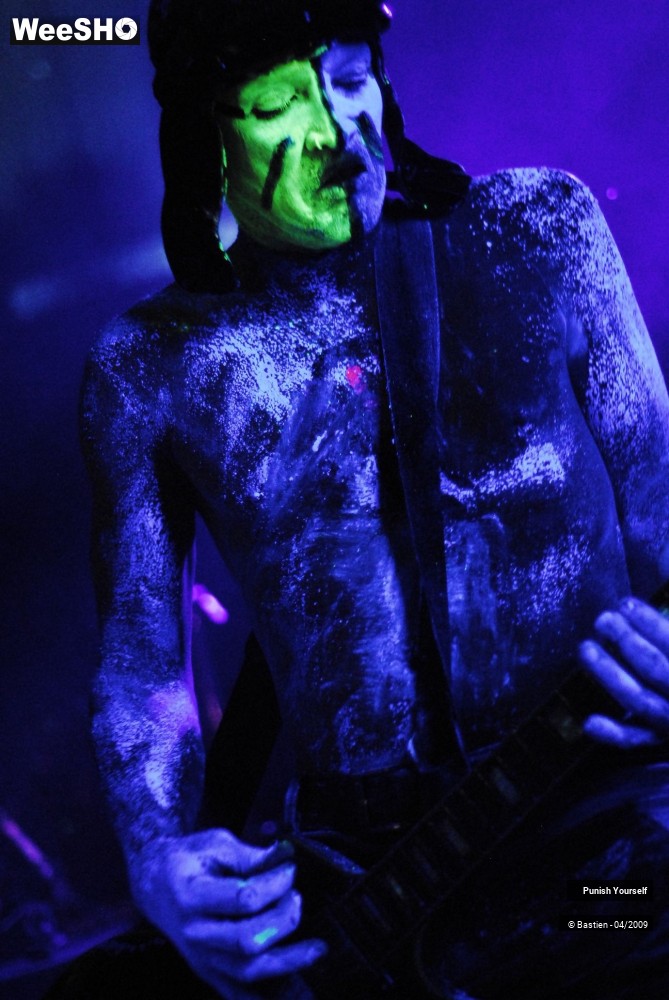 5/38 photos du spectacle Punish Yourself