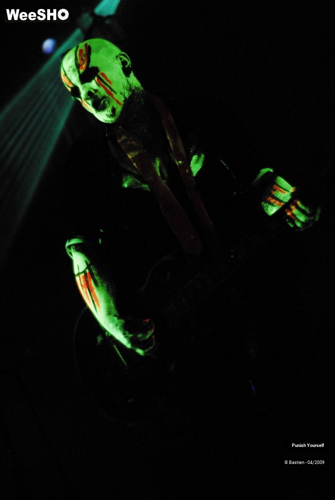 18/38 photos du spectacle Punish Yourself
