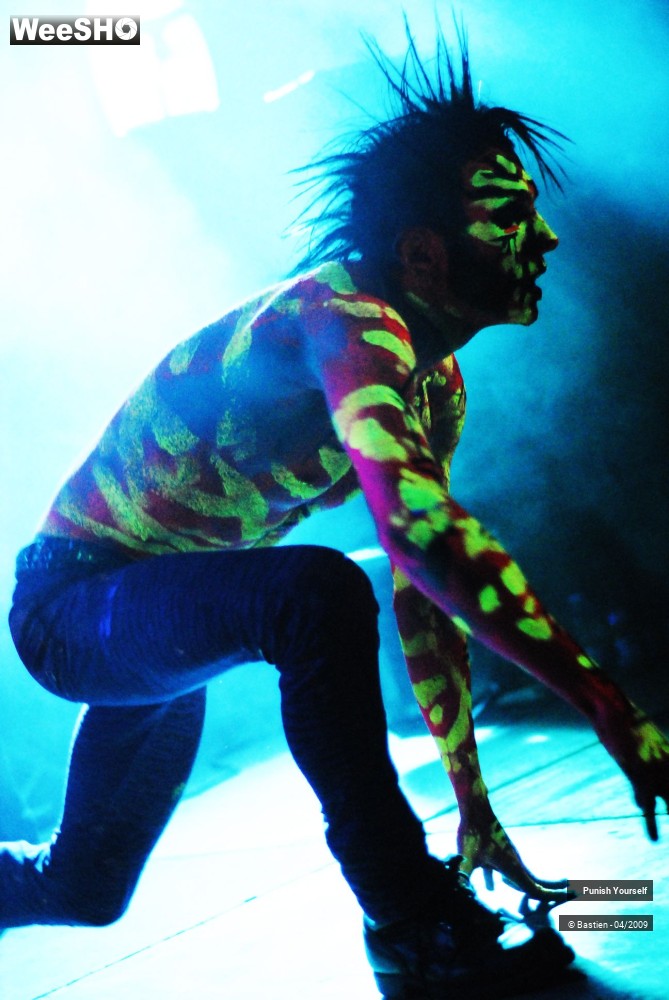 21/38 photos du spectacle Punish Yourself