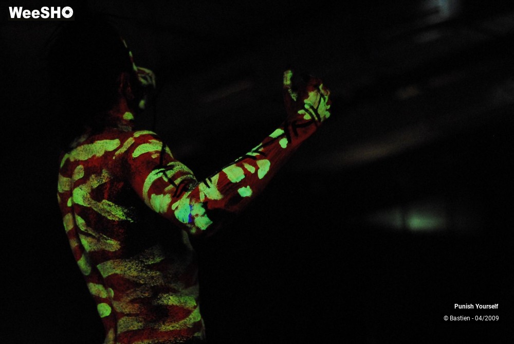 36/38 photos du spectacle Punish Yourself