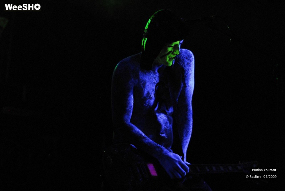 38/38 photos du spectacle Punish Yourself