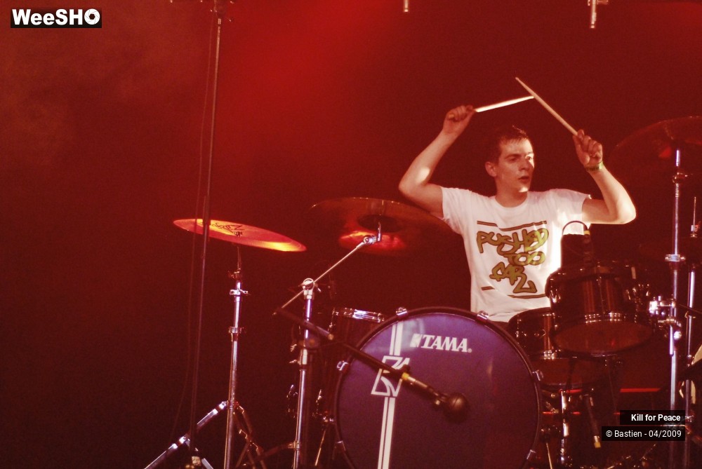 2/37 photos du spectacle Kill for Peace