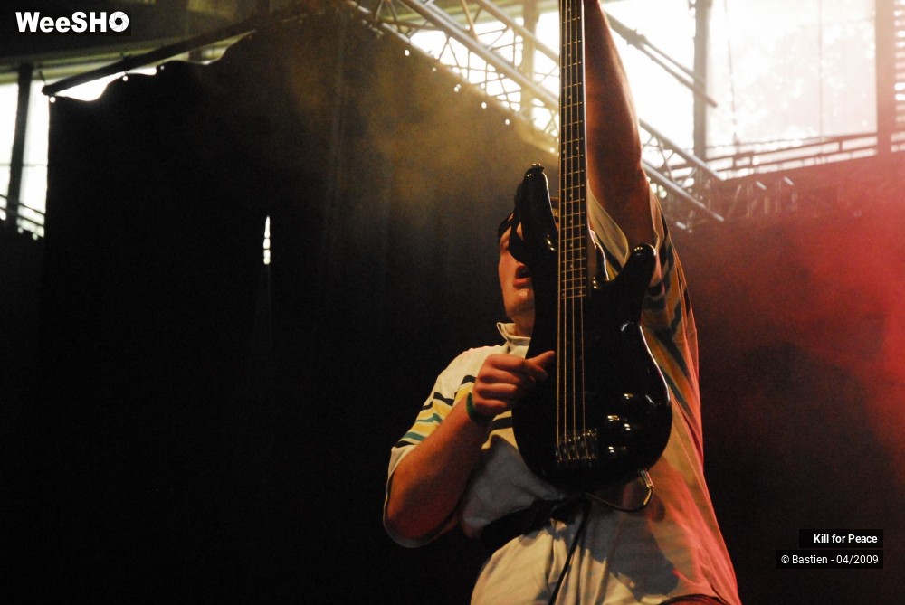 7/37 photos du spectacle Kill for Peace