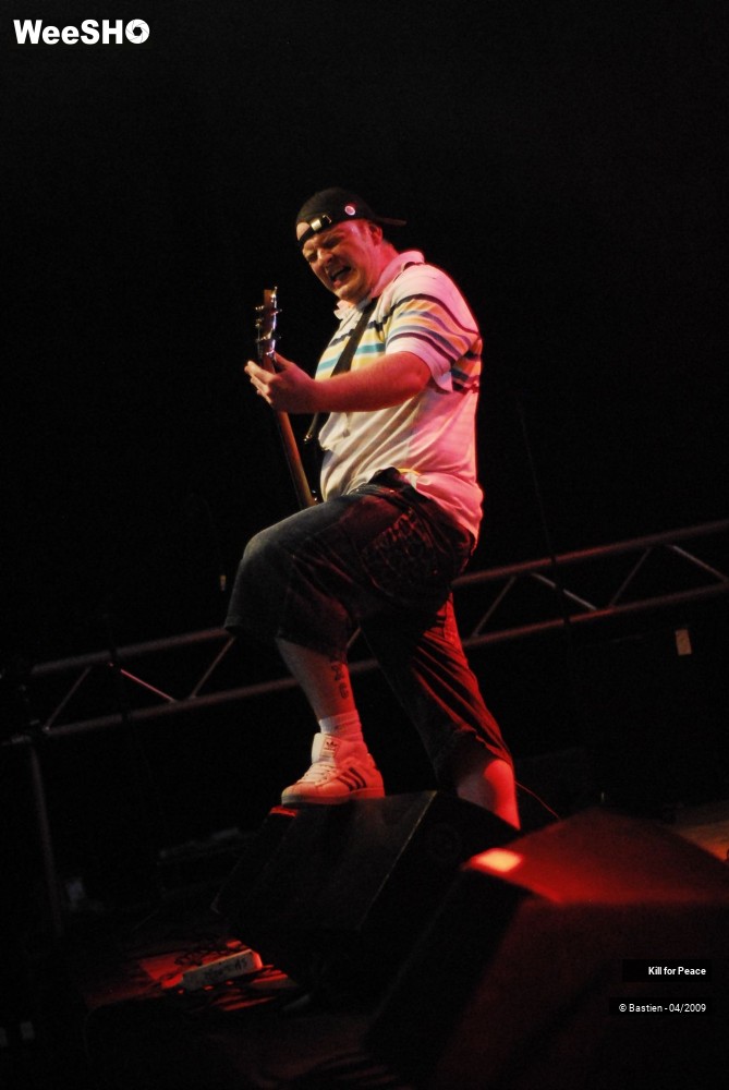 12/37 photos du spectacle Kill for Peace