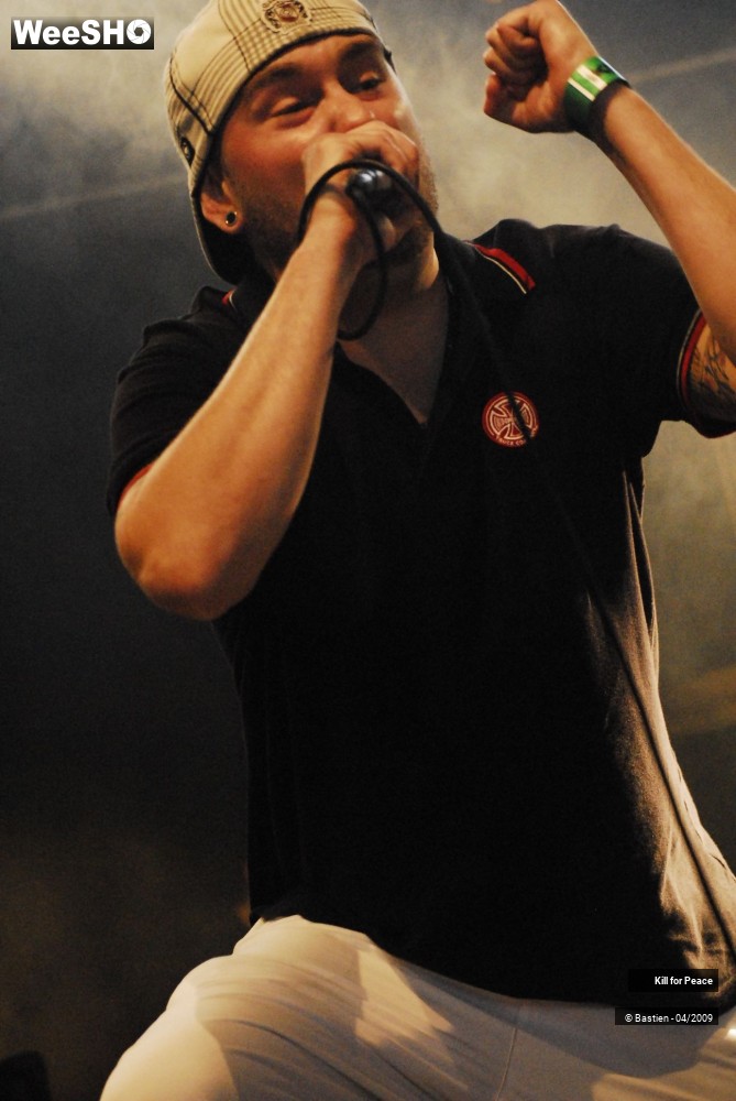 27/37 photos du spectacle Kill for Peace
