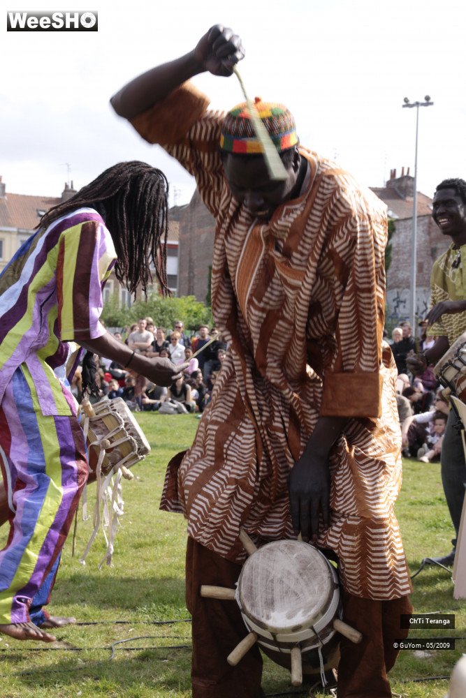 8/35 photos du spectacle Grand Sabar Takoussane - Percus