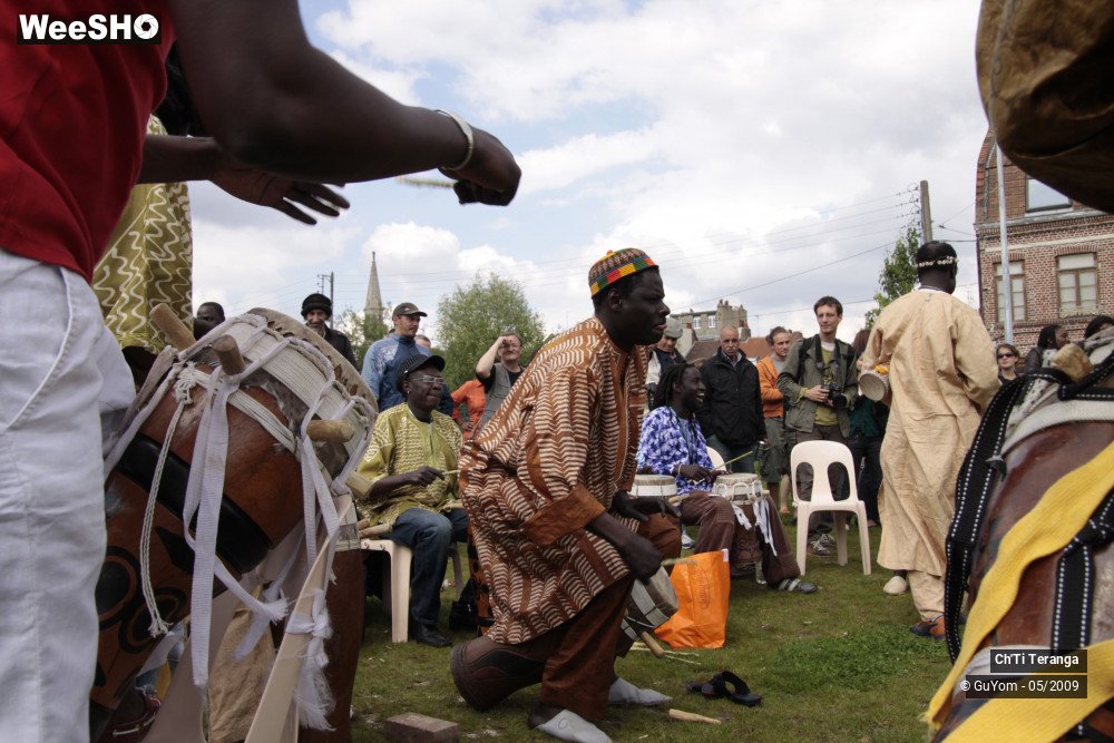 29/35 photos du spectacle Grand Sabar Takoussane - Percus