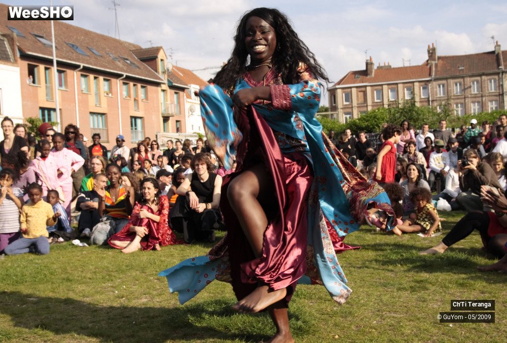 24/49 photos du spectacle Grand Sabar Takoussane - Danse