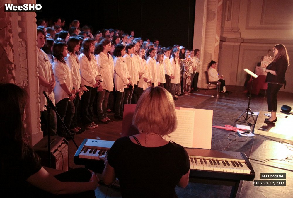 29/50 photos du spectacle L'anniversaire des Choristes