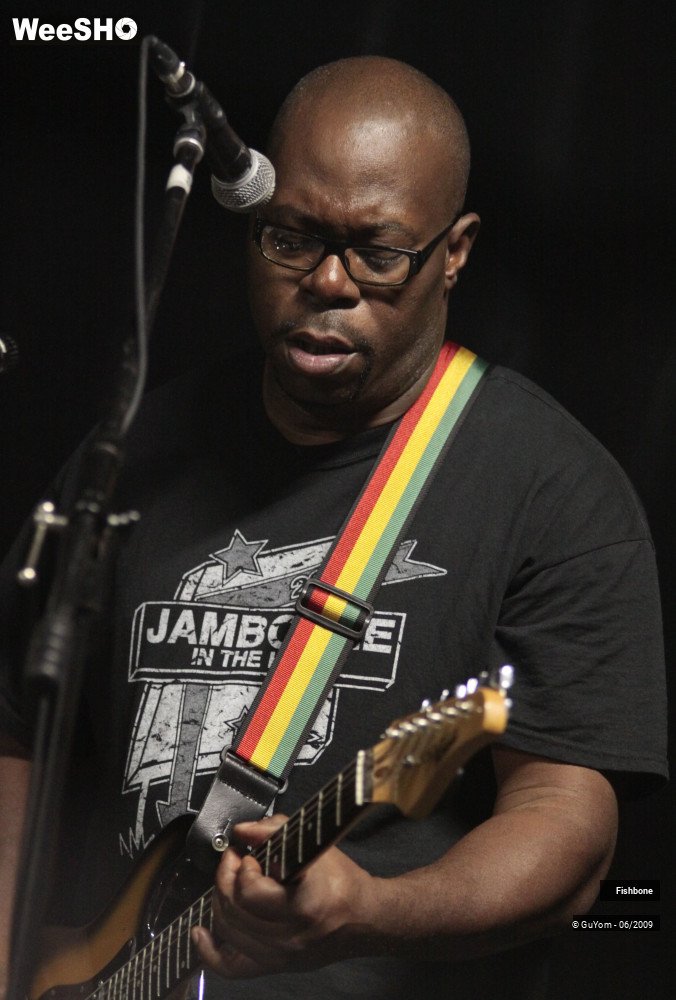 15/51 photos du spectacle Fishbone Balance