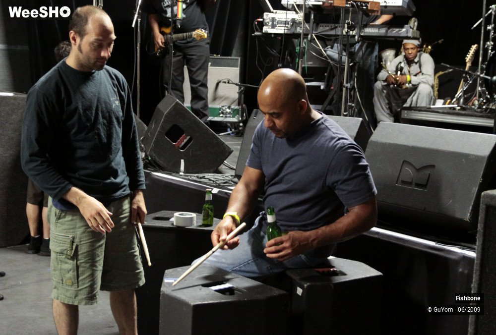 35/51 photos du spectacle Fishbone Balance