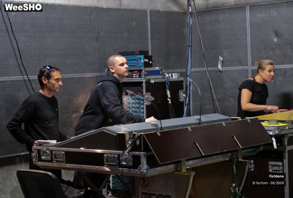 39/51 photos du spectacle Fishbone Balance