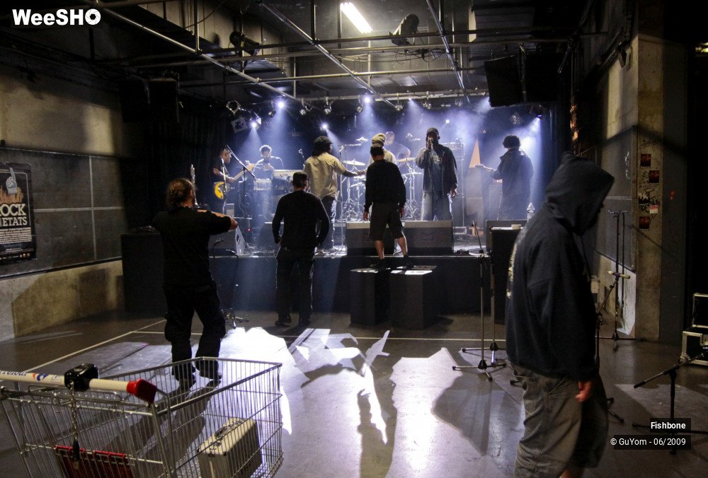 44/51 photos du spectacle Fishbone Balance