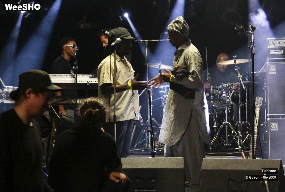 45/51 photos du spectacle Fishbone Balance