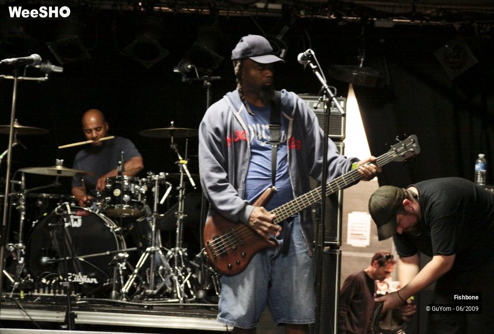 50/51 photos du spectacle Fishbone Balance