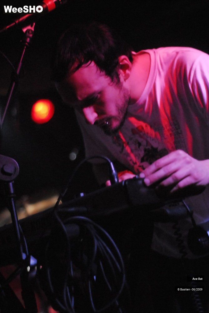 6/30 photos du spectacle Ace Out