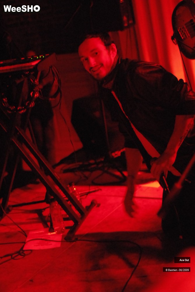 13/30 photos du spectacle Ace Out