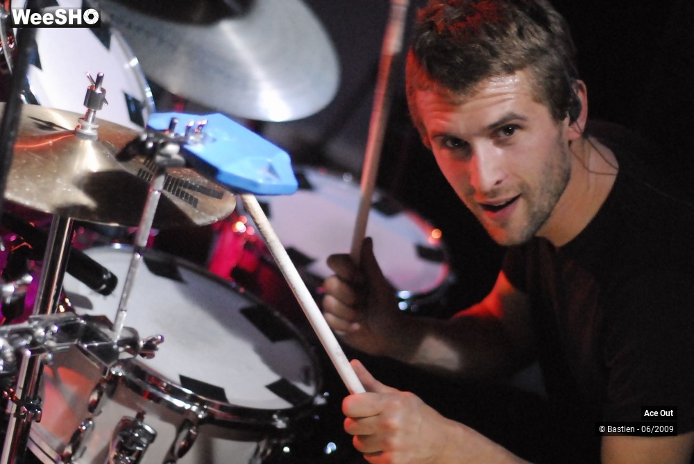 25/30 photos du spectacle Ace Out