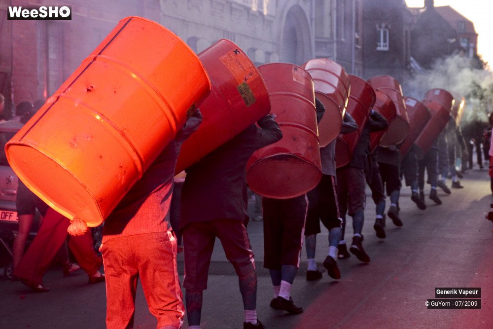 32/50 photos du spectacle Generik Vapeur Parade