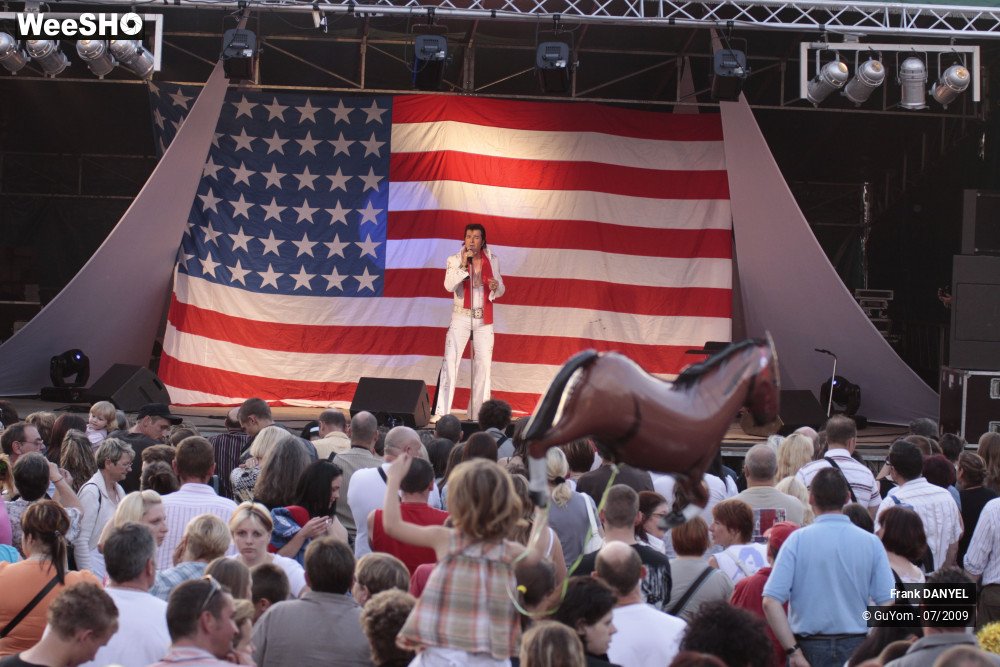 27/28 photos du spectacle Frank DANYEL