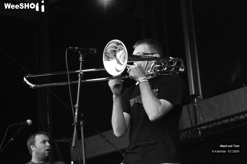 19/27 photos du spectacle Wash Out Test