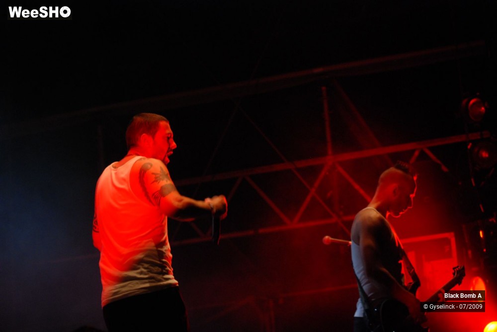 4/24 photos du spectacle Black Bomb A