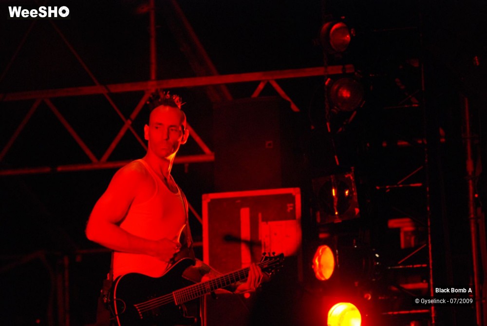 6/24 photos du spectacle Black Bomb A
